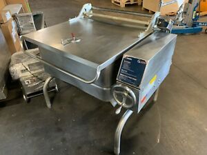 Groen 40 Gallon Tilt Skillet / Braising Pan (gas) - BPM-40G