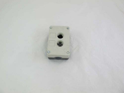 *NEW* SIEMENS 3SB180.-2 Push Button Enclosure 3SB180 *60 DAY WARRANTY* (BR)