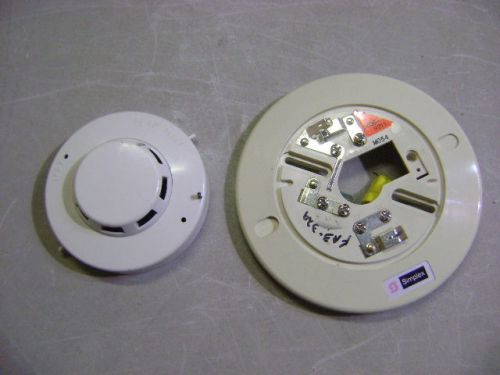 SIMPLEX FIRE ALARM ADDRESSABLE PHOTO ELECTRIC SMOKE DETECTOR 2098-9201 9211 BASE