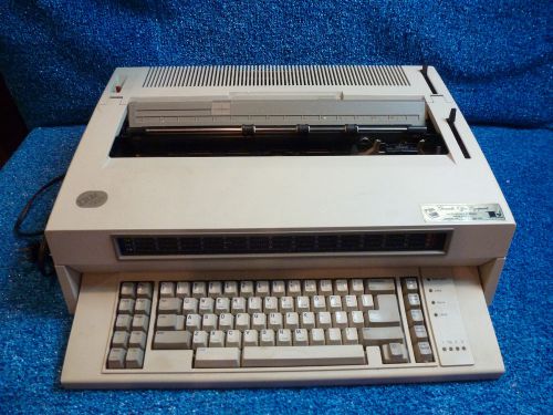 IBM Wheelwriter 6  Series II Electric Typewriter