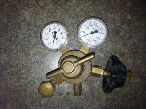 Gas Service Oxygen Regulator with 400 &amp; 4000 PSI Gauges