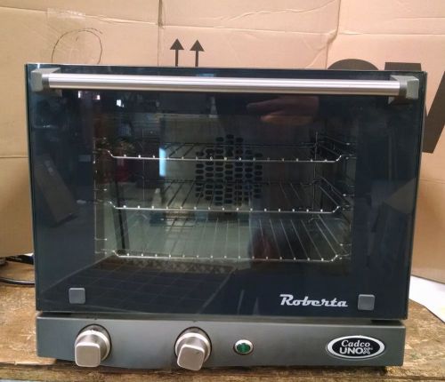 Cadco Roberta Electric 1/4 Size Compact Countertop Convection Oven XAF003 120 V