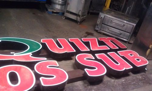 Quiznos Sign