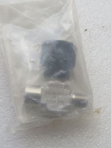 Whitey Swagelok 1/4&#034; Stainless Steel SS Bonnet Valve SS-16DKM4-F4  New