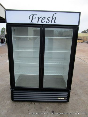 TRUE REFRIGERATED 2 GLASS DOOR REFRIGERATOR GDM-49. MFD IN 2011