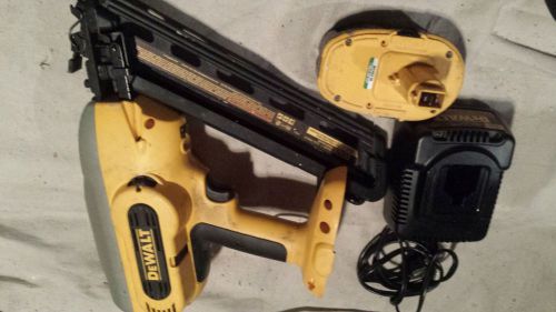 DeWalt DC628K Heavy-Duty XRP 18V 15 Gauge Angled Finish Nailer Kit