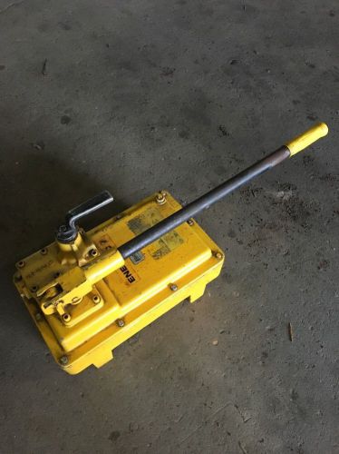 Enerpac P462 Portapower Porta-Power Hydraulic Manual Hand Pump 0-10000PSI