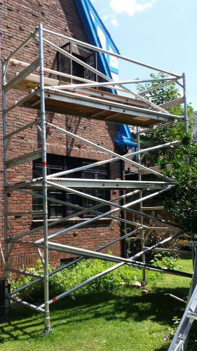 4203-12 Wide Span 12 ft H x 10 ft L Platform Scaffold Tower