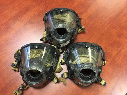 Lot of 34 Scott SCBA AV2000 Masks