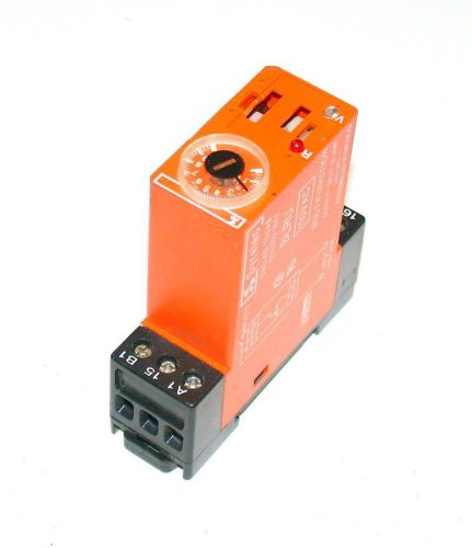 Crouzet syrelec time delay relay 10 amp 110 vac model blru for sale