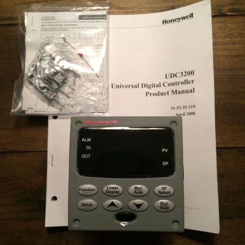 NEW! HONEYWELL UDC3200 TEMP CONTROLLER *Make Offer*