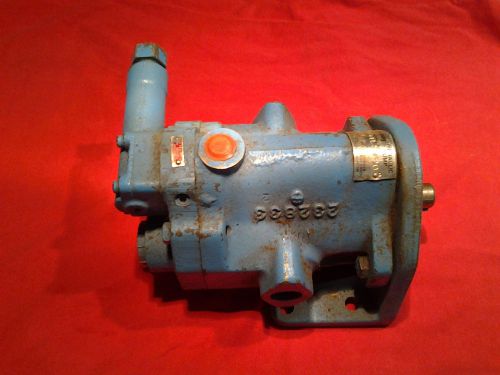 SPERRY VICKERS HYDRAULIC PUMP PVB5-FLSY-20-CM-11 PVB5FLSY20CM11 MOUNTING BRACKET