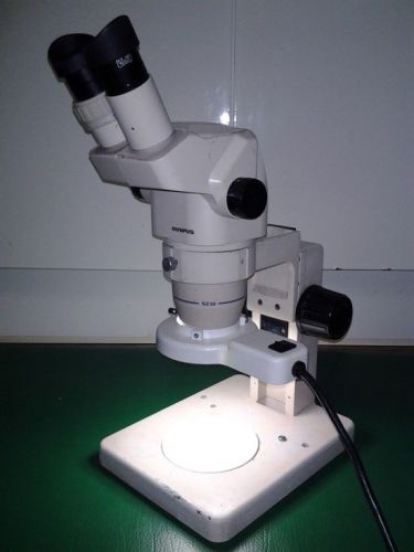 OLYMPUS SZ 30 stereoscopic MICROSCOPE 8-40X including lighting device