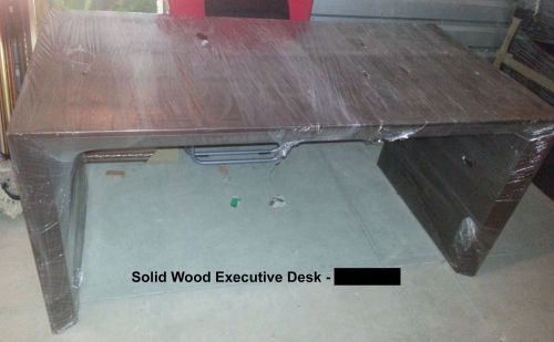 Executive Office Desk - 63&#034;x 32&#034;x 31&#034;