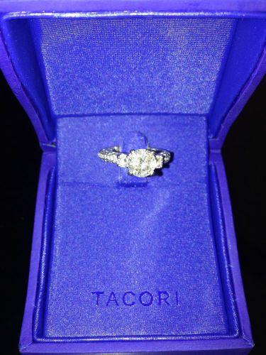 TACORI DIAMOND ENGAGEMENT RING IN 18K WHITE GOLD 1 CARAT RING! - MUST SELL!