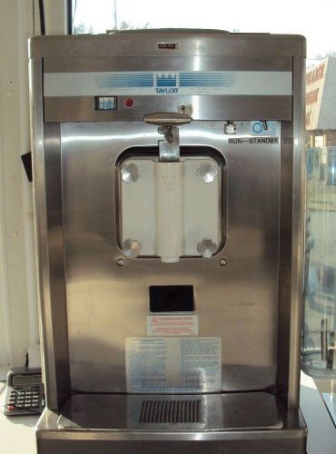 2007 TAYLOR COUNTER TOP SOFT SERVE ICE CREAM MACHINE MODEL 702-27