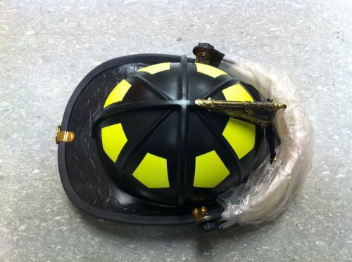 BULLARD BLACK UST TRADITIONAL FIBERGLASS FIRE HELMET W/ FACESHIELD AND EAGLE