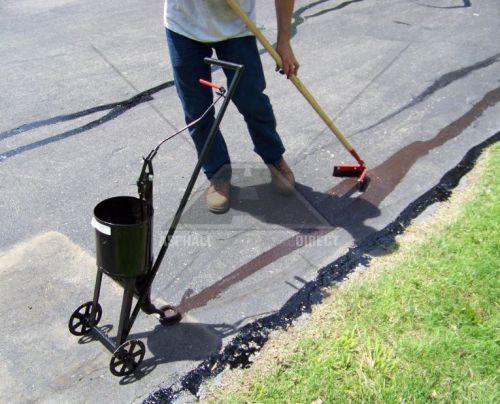 Asphalt crack filling sealer sealcoating for sale