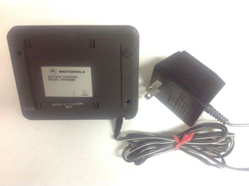 Motorola NTN4666B Desk Top Battery Charger