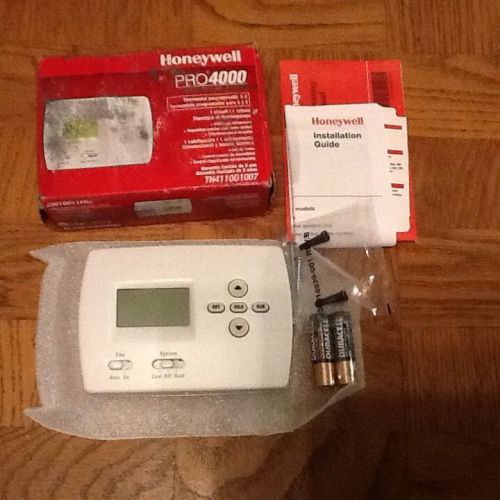 HONEYWELL Pro 4000 Programmable Thermostat Heat/Cool /TH4110D1007