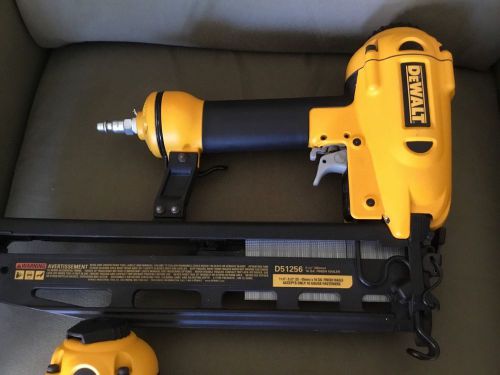 DeWALT Lot Compressor And Two Nail Guns