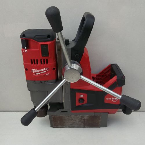 Used MILWAUKEE 2787-22 M18V FUEL Li-Ion 1-1/2&#034; cordless Metal Magnetic Drill