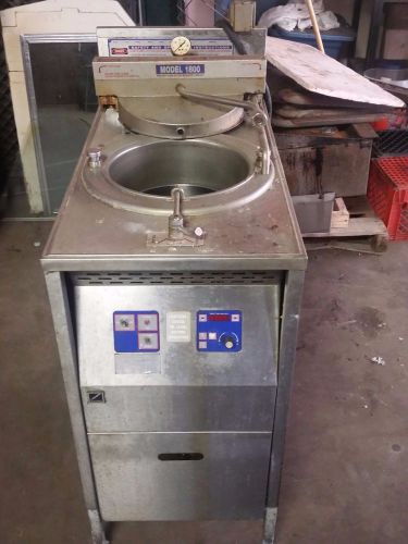 BROASTER PRESSURE FRYER MODEL 1800 ELECTRIC