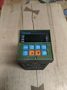 HONEYWELL TEMPERATURE CONTROLLER DC3002-0-00A-2-00-0111