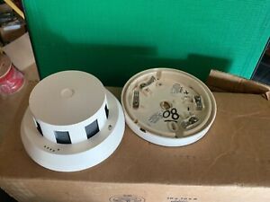 SIEMENS ID-60P Smoke detector  &amp; Base