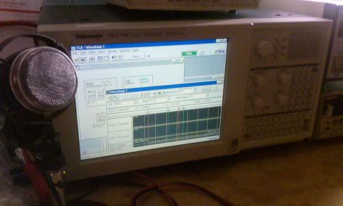 Tektronix TLA704 Logic Analyzer with TLA701 Digtal Oscilloscope &amp; TLA7L3 Module