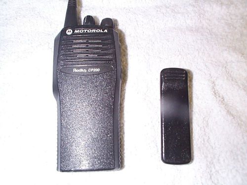 MOTOROLA CP200 UHF HANDHELD RADIO 4W 438-470 MHZ 4CH NARROW BAND