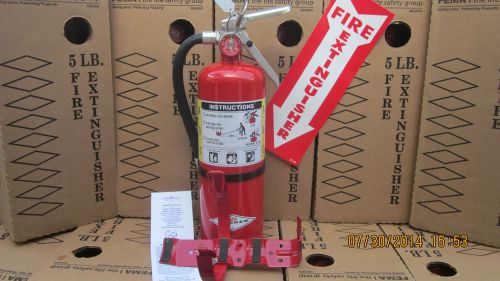 NEW 2014 &#034;AMEREX&#034; 5-LB ABC FIRE EXTINGUISHER WITH VEHICLE/MARINE BRACK