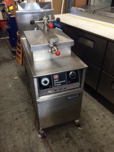 Henny Penny 600 pressure fryer