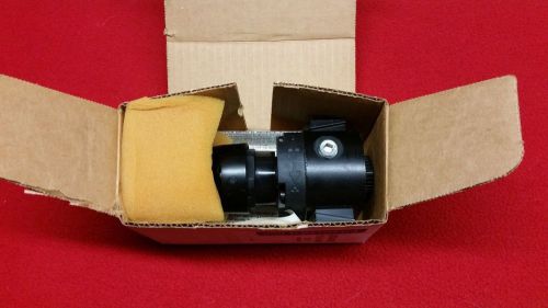 NEW WILKERSON AIR REGULATOR 3/8&#034; NPT P15-03-000A