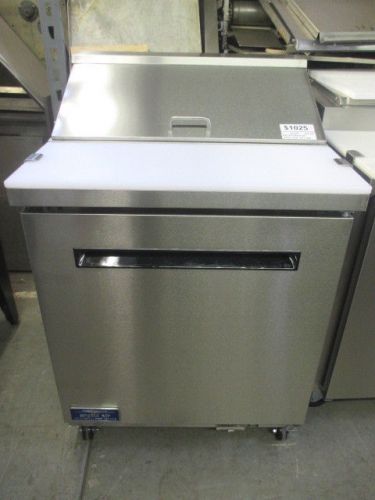 AST-28R Arctic Air 1 Door 28&#034; Salad/Sandwich Refrigerated Prep Table - Single