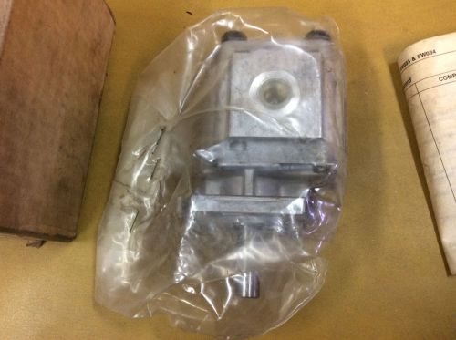 Dayton 5W031 Hydraulic Gear Pump