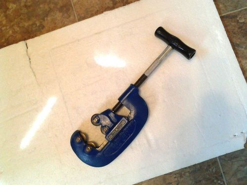 RIDGID * BLUE * MODEL 42 / 4 WHEEL PIPE CUTTER