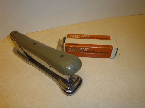 Vtg Ace Liner 502 Desktop Stapler Olive Green Plastic &amp; Stainless Steel Staples