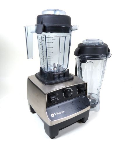 VITAMIX BLENDER TOTAL NUTRITION CENTER 5200 STANDARD BRUSHED STAINLESS+PITCHERS