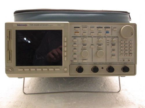 TEKTRONIX TDS644B Digital Real-time Oscilloscope 500MHz 4-Ch 2.5 GS/s