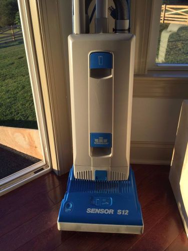 Windsor Sensor S12 Vacuum Sweeper+14 Vacuum Bags!  Blue/White SRS12 PICKUP ONLY!