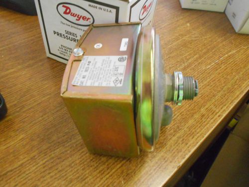 NEW DWYER PRESSURE SWITCH 1823-00