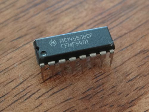 4555 MC14555BCP DUAL BINARY DECODER DIP  ********NEW********