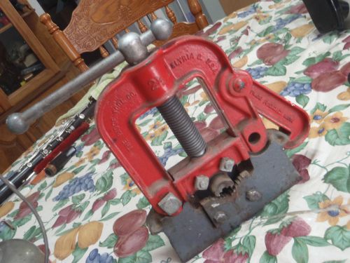 pipe visa ridge tool co pipe vise 2 1/2 ridgid trade mark