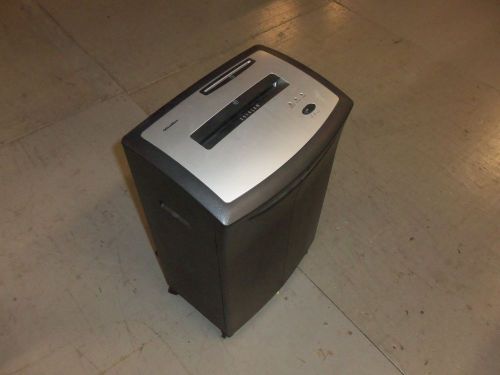 OfficeMax OM01288 ZeroJam Paper/Card/Disc Shredder No Power AS-IS