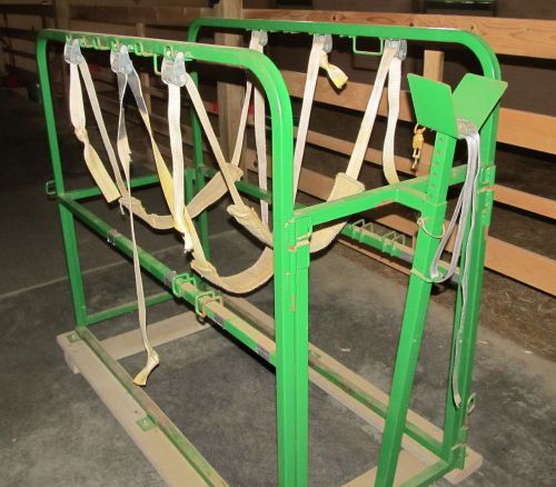 Restraint stall for mid-sized livestock