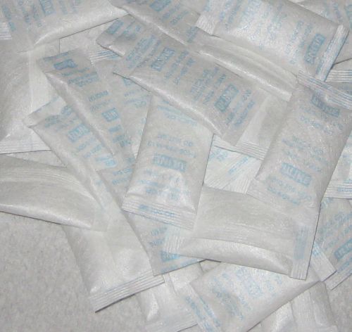 100 Pack 3 Gram Silica Gel Packets Desiccants Vapor Absorber-  Brand New