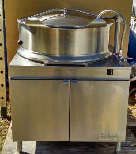 CLEVELAND 60 GALLON STEAM KETTLE KDM-60T