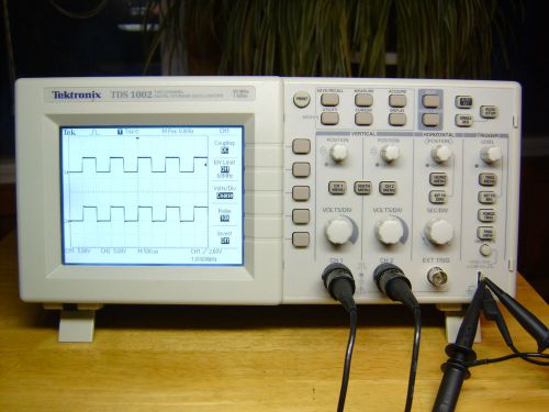 TEKTRONIX TDS 1002 OSCILLOSCOPE TWO CHANNEL WITH TDS2CMA COMMUNICATION MODULE