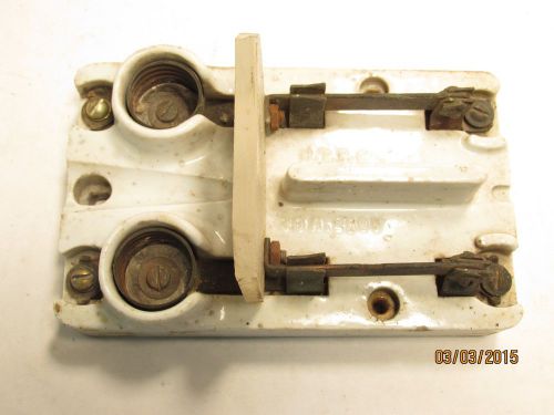H.T.P. Co. vintage porcelain switch &amp; fuse holder block 2-pole 30A 250V